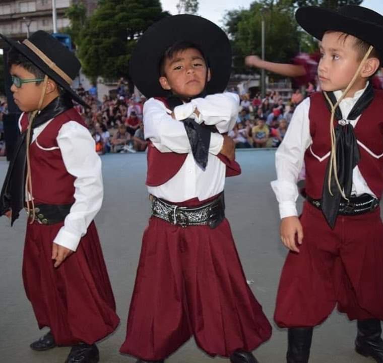 Danzas Folklóricas Infantiles 3